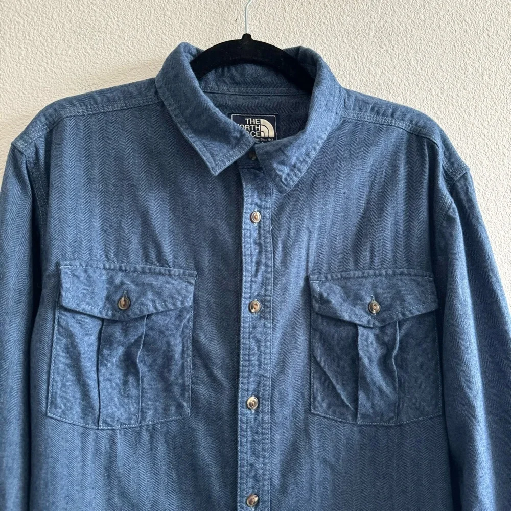 The North Face Blue Thick Cotton Button Down Long Sleeve Shirt Hiking Outdoors